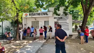 Dos querellas formales enfrentan empleados del Registro Civil y una, los de Fiscalización