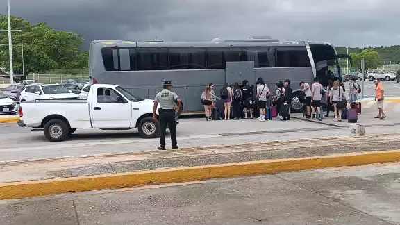 Arribaron a las 13:30 horas en un vuelo de Aeroméxico con ocupación completa Arribaron a las 13:30 horas en un vuelo de Aeroméxico con ocupación completa