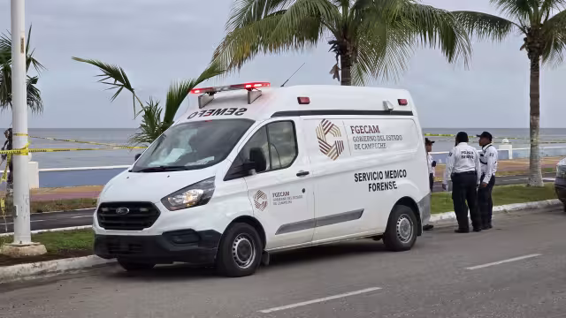 Primero llegó personal del gobierno municipal para cuidar el lugar