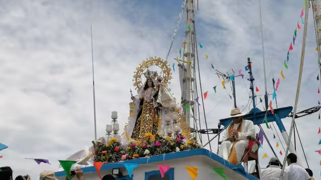 Miles de católicos carmelitas y de estados vecinos acompañaron a la Virgen del Carmen en su tradicional Paseo por Mar.