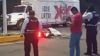  Motociclista muere al chocar contra un poste de la CFE en Campeche   