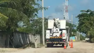 Vecinos de Chiquilá amenazan a la CFE tras  vivir apagones hasta de 12 horas