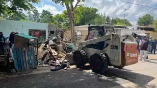 Ayuntamiento ha retirado 550 toneladas de basura de 43 casas y terrenos de acumuladores en Mérida