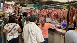 Mercados de Mérida lucen abarrotados previo al Año Nuevo