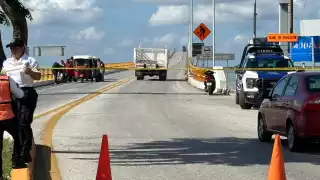 Continúa el bloqueo en la carretera Atasta-Ciudad del Carmen por más de 18 horas