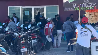 Usuarios cumplen con canje de placas antes de recargos en Campeche