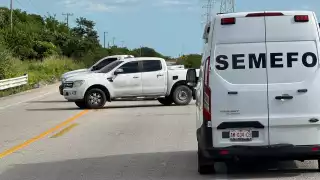 Personal de la fiscalía del servicio médico forense halló un cuerpo sin vida en la carretera Carmen-Puerto Real