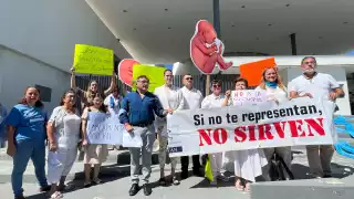Colectivos se manifestaron afuera del Congreso de Yucatán