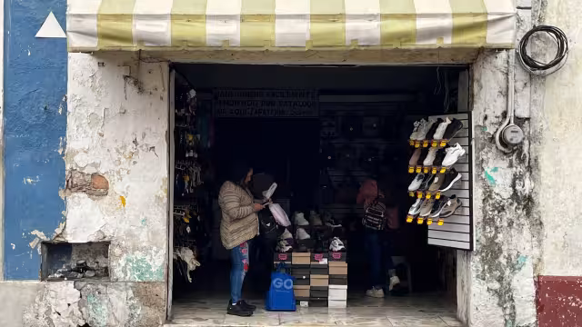 Desde las 8:00 horas de este viernes una línea reventada provocó un corte de la energía eléctrica en gran parte del Centro de Mérida