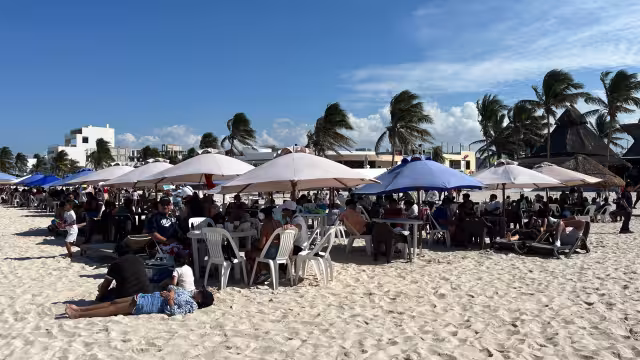 El área de palapas en Progreso lució abarrotada