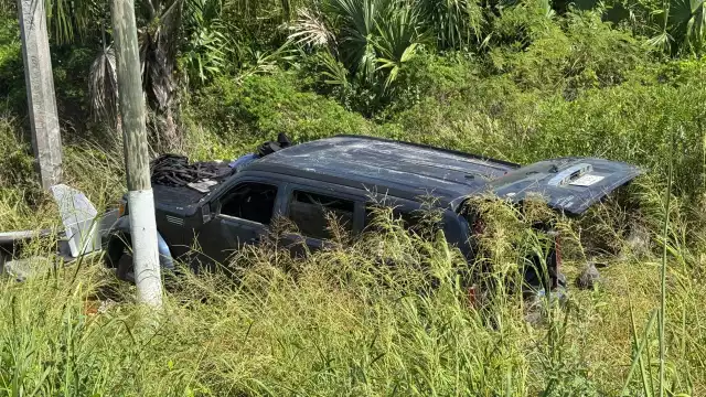 Animal provoca salida de camino: jóvenes resultan ilesos en accidente carretero