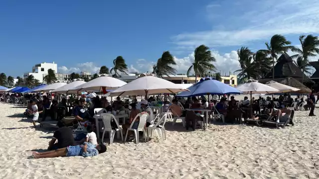El área de palapas en Progreso lució abarrotada