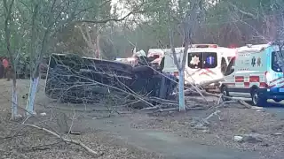   Volcadura en la vía Chumayel-Teabo deja tres muertos; el chofer se habría atragantado con un ‘saborín’   