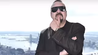 Pepe Aguilar comentó estar encantado de no vivir con su hija en el programa Despierta América.
