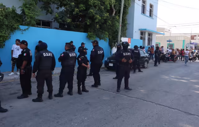 Policías se mantuvieron alrededor de las casillas en Progreso
