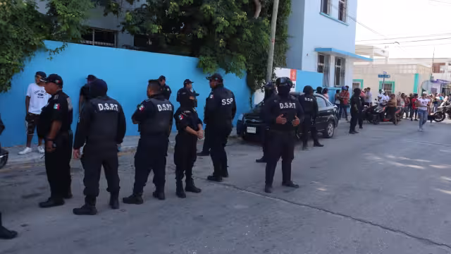 Policías se mantuvieron alrededor de las casillas en Progreso