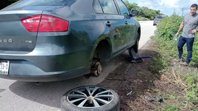 Las lluvias han agravado la situación en las carreteras de la Península de Atasta