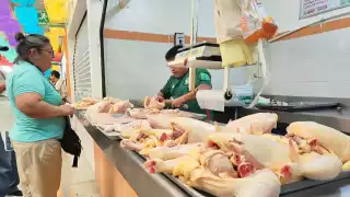 Culpan a proveedores yucatecos por nuevo aumento en precio del pollo en Ciudad del Carmen 