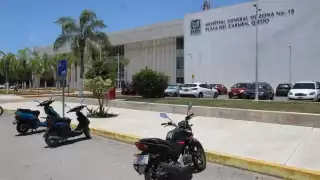 El hombre comentó que la puerta no volvió a abrirse y terminó atrapado dentro de la estructura