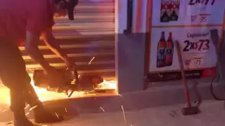 Rescatan a mujer encerrada en un minisuper por su pareja en Felipe Carrillo Puerto