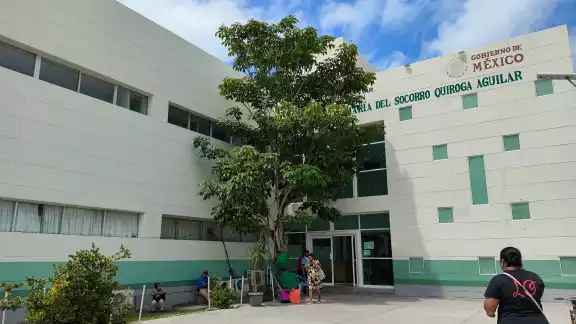 El patronato del nosocomio asegura que, de suceder, la partida de los siete doctores afectaría la atención de emergencias.