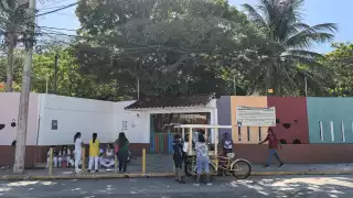 Video viejo y anónimo provocan castigo laboral y cierre de escuela en Ciudad del Carmen