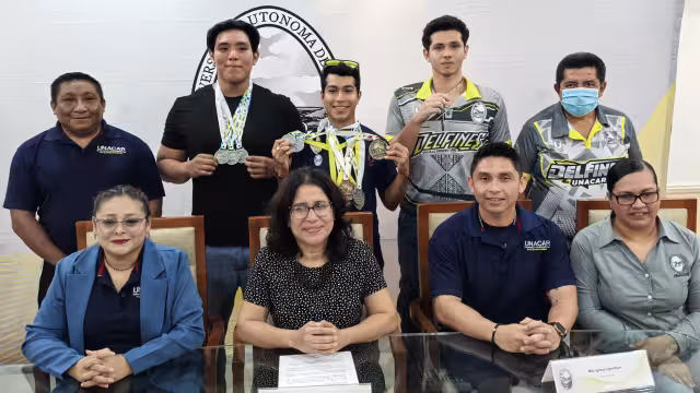 Estudiantes de UNACAR brillan en halterofilia y ajedrez a nivel nacional