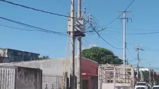 El martes por la tarde se reventaron cables de energía eléctrica, dejando a decenas de familias sin servicio por más de 15 horas