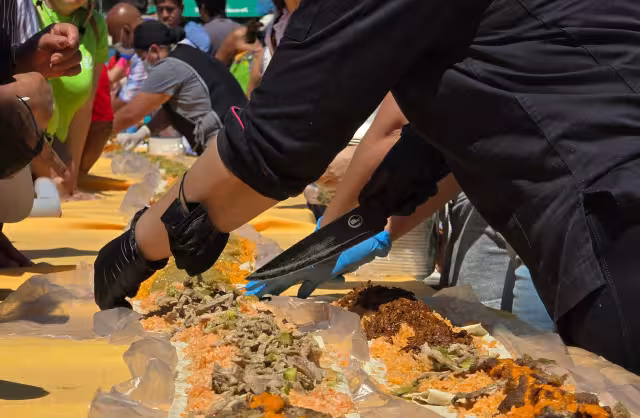 Morelos logró un récord mundial al preparar el taco acorazado más grande del planeta.