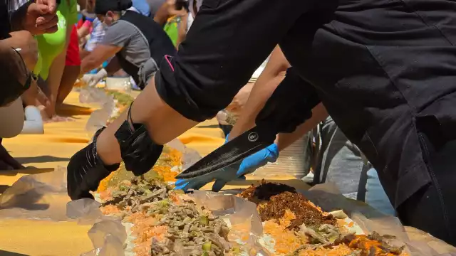 Morelos logró un récord mundial al preparar el taco acorazado más grande del planeta.