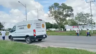 Conductor de una camioneta impacta y ocasiona la muerte a un peatón en el km 5 del Periférico