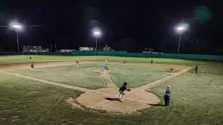 Se jugó la jornada cuatro del torneo de softbol mixto nocturno en Sabancuy