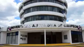 Yaxkin Dzul Gómez, estudiante de Medicina en la UAC, denuncia influyentismo que favorece a hijos de docentes.