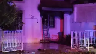 Bomberos sofocaron el incendio de la casa en Mérida