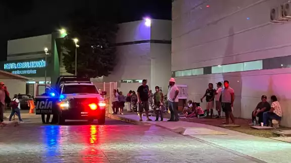 El joven fue ingresado al hospital de Cancún El joven fue ingresado al hospital de Cancún