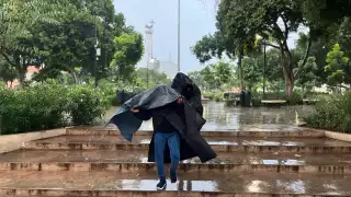 Onda tropical en Yucatán:  Advierten por posible formación del ciclón “Gabrielle" este fin de semana