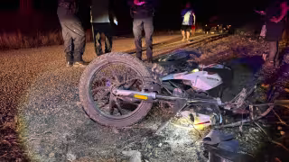 Sujeto en presunto estado de ebriedad derrapa con motocicleta en Calkiní