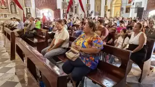 Artesanas y artesanos participaron en las festividades a la Virgen del Carmen con una misa y convivencia.