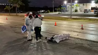 Hombre muere al ser arrollado por un vehículo; conductor se da a la fuga