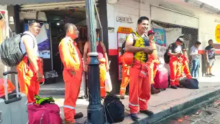 Impago de Pemex deja a trabajadores varados en hoteles de Ciudad del Carmen