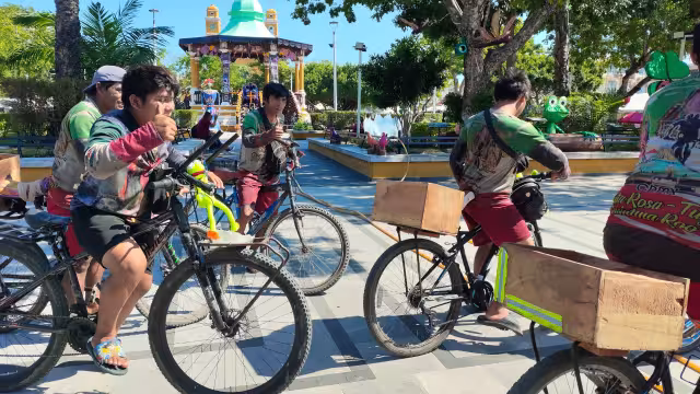 Peregrinos de Santa Rosa, Señor y Tuzik, en Quintana Roo, llevan más de 40 días peregrinando hacia la Basílica de Guadalupe en la Ciudad de México