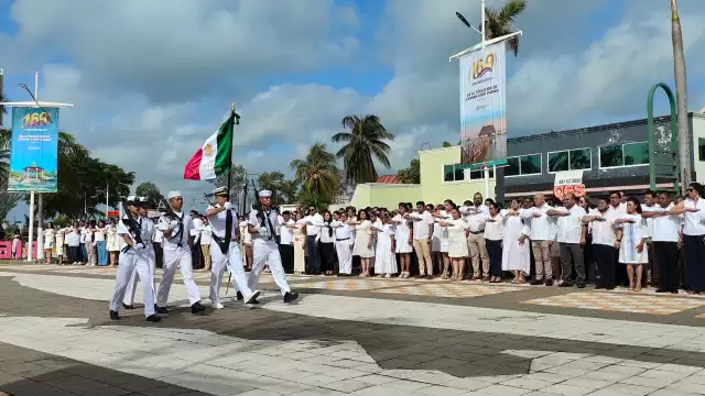 En el marco del 169 aniversario del título de ciudad, se realizó una ceremonia cívica en la colonia Puntilla de Ciudad del Carmen.