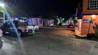 Una camioneta estacionada en la Colonia Playón recibió tres impactos de bala en un ataque directo