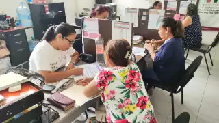 Más de 300 abuelitos de Ciudad del Carmen  se quedan sin su tarjeta del INAPAM