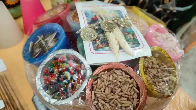 Los kits de abundancia y prosperidad se venden por 200 pesos