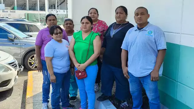 Más de 30 trabajadores de limpieza del Hospital Rural IMSS-Bienestar denunciaron despidos injustificados y falta de pagos