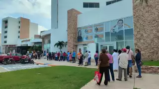 Cientos de personas abarrotaron las Oficinas de Recaudación en Ciudad del Carmen