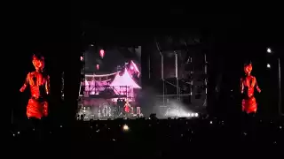 Carmen vibra con Mon Laferte en una noche inolvidable de música y emociones