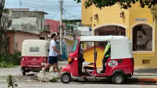 Parte de la población usa estos vehículos porque los taxis se niegan a llevarlos a ciertas zonas.