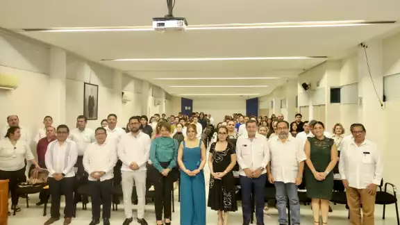 Nueve ministros para la Suprema Corte, cinco integrantes del Tribunal y dos miembros de la Sala Superior, entre los cargos dentro del PJ. Nueve ministros para la Suprema Corte, cinco integrantes del Tribunal y dos miembros de la Sala Superior, entre los cargos dentro del PJ.